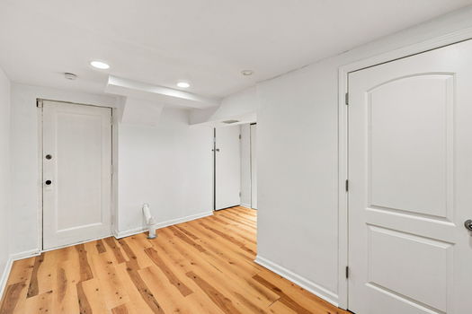 30-web-or-mls-3106 Markbreit Ave-30