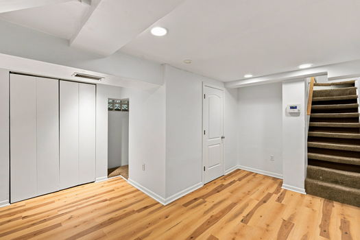 31-web-or-mls-3106 Markbreit Ave-31