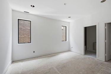33-web-or-mls-3047 Walworth Ave-33