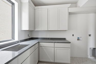 35-web-or-mls-3047 Walworth Ave-35