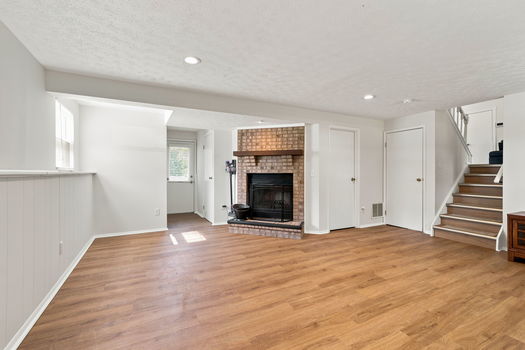 36-web-or-mls-5823 W Fork Rd-36