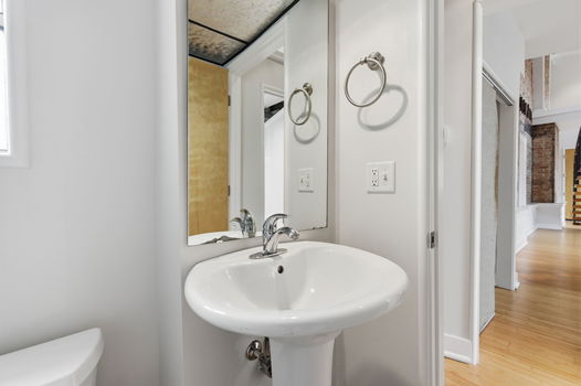 37-web-or-mls-20 W 12th St 403-37