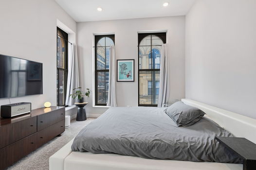 37-web-or-mls-411 Plum St-37