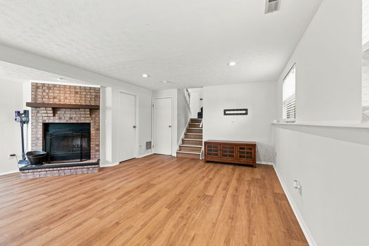 37-web-or-mls-5823 W Fork Rd-37