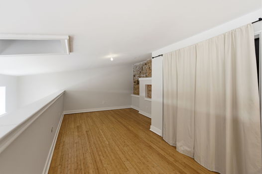39-web-or-mls-20 W 12th St 403-39