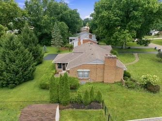 4-web-or-mls-6555 Rollymeade Ave-4