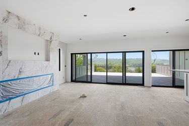 44-web-or-mls-3047 Walworth Ave-44