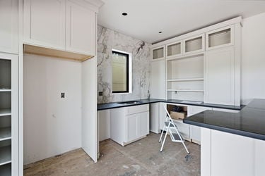 47-web-or-mls-3047 Walworth Ave-47