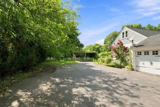 47-web-or-mls-3605 E Galbraith Rd-47