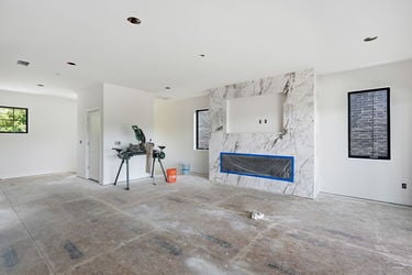 48-web-or-mls-3047 Walworth Ave-48