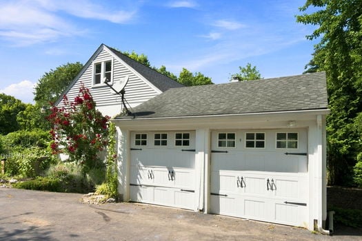 49-web-or-mls-3605 E Galbraith Rd-49