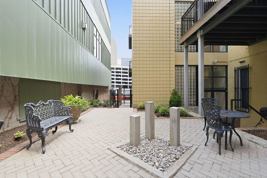 56-web-or-mls-411 Plum St-56