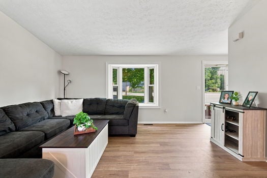 8-web-or-mls-5823 W Fork Rd-8