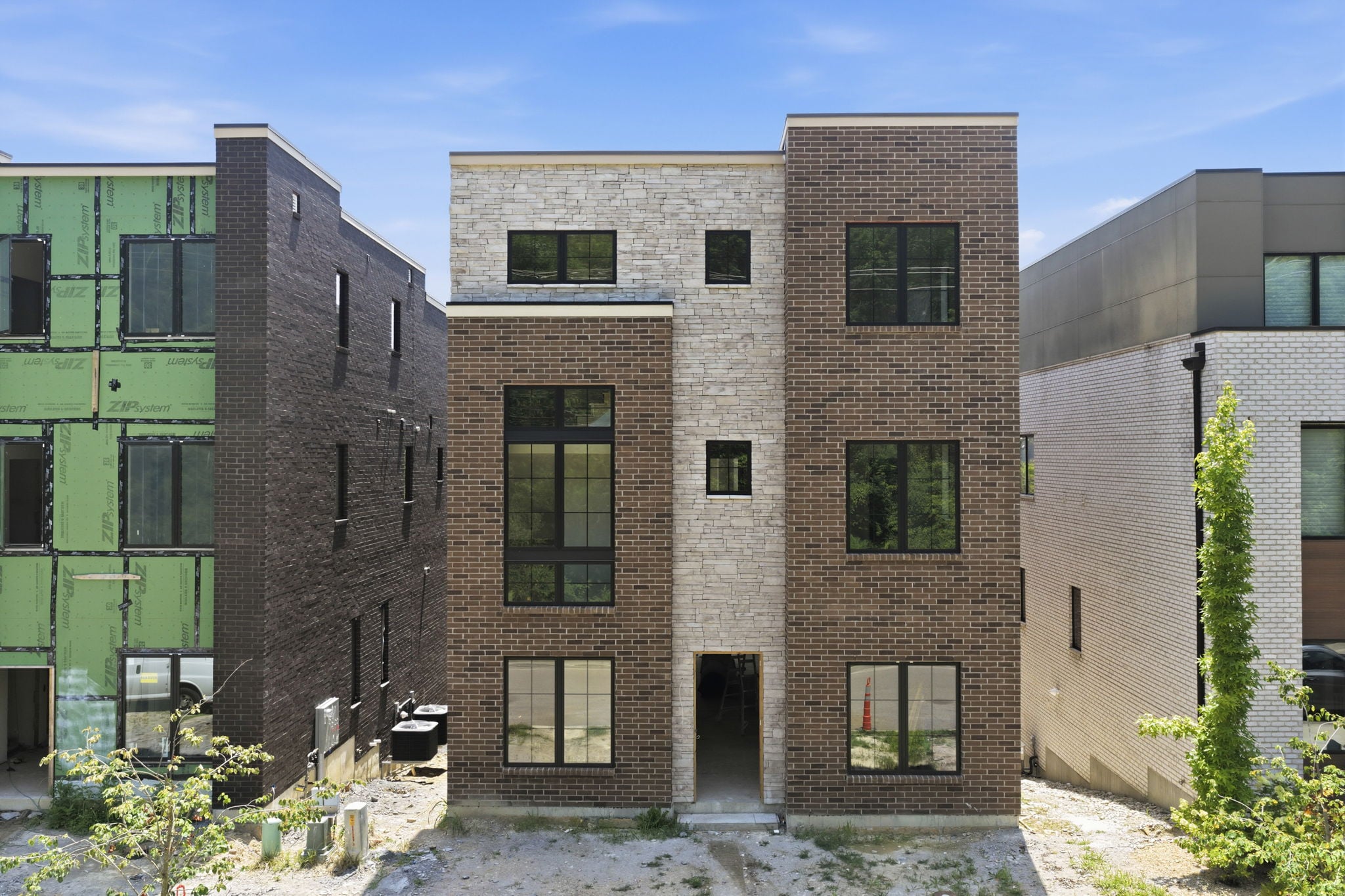 9-web-or-mls-3047 Walworth Ave-9