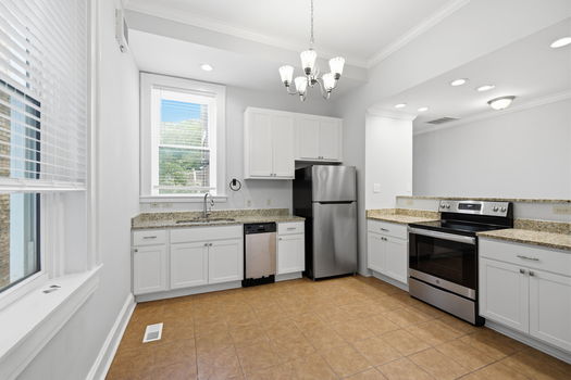 10-web-or-mls-2281 Loth St-10