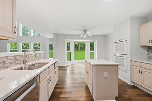 11-web-or-mls-12100 Deer Chase Dr-11