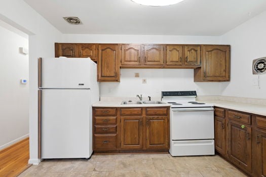 11-web-or-mls-727 W Kemper Rd-11