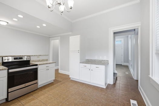 12-web-or-mls-2281 Loth St-12