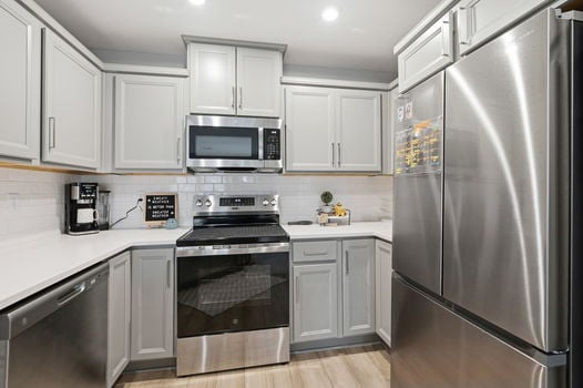 16-web-or-mls-588 Foxhill Dr-16