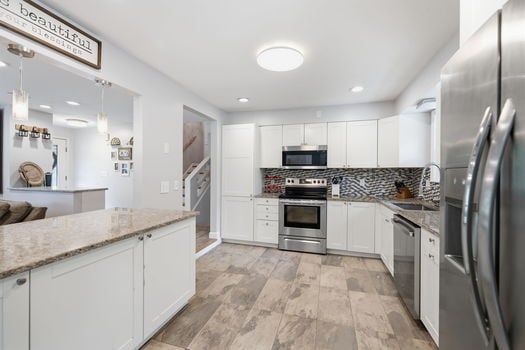 16-web-or-mls-9040 Fox Hunter Ln-16