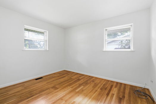 17-web-or-mls-727 W Kemper Rd-17