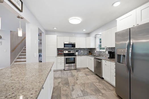 17-web-or-mls-9040 Fox Hunter Ln-17