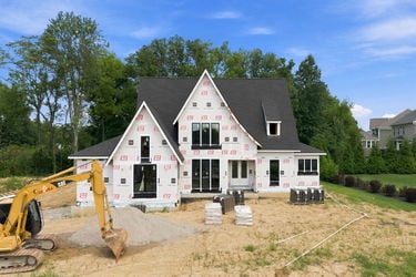 2-web-or-mls-9867 Kensington Ln-2