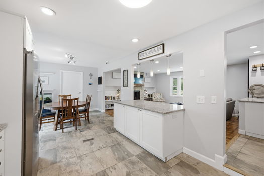 21-web-or-mls-9040 Fox Hunter Ln-21