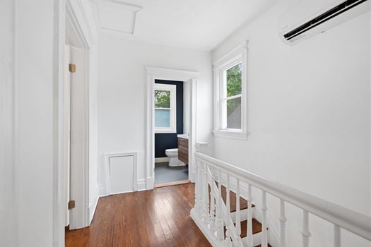22-web-or-mls-2560 Hackberry St-22