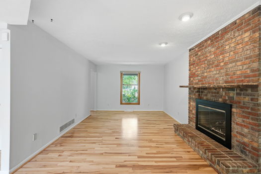 22-web-or-mls-9667 Timbermill Ct-22