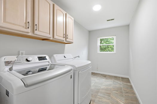 23-web-or-mls-12100 Deer Chase Dr-23