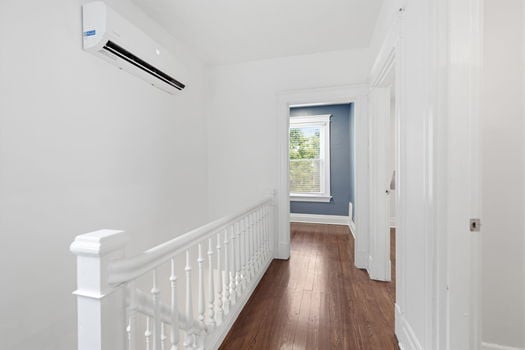 23-web-or-mls-2560 Hackberry St-23