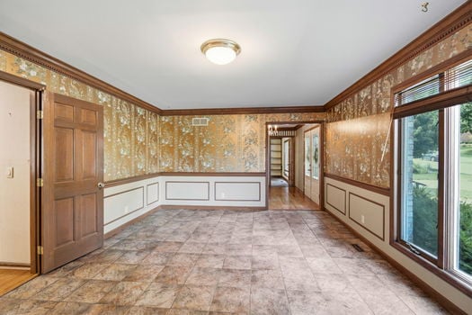 23-web-or-mls-4427 Bromyard Ave-23