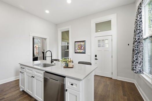 24-web-or-mls-1533 Holman St-24