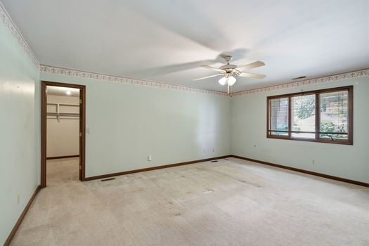 29-web-or-mls-4427 Bromyard Ave-29