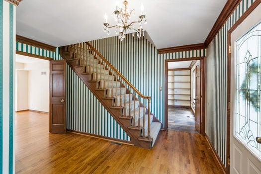 3-web-or-mls-4427 Bromyard Ave-3