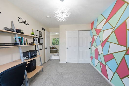 30-web-or-mls-9766 Whispering Way-30