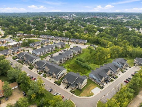 33-web-or-mls-588 Foxhill Dr-33