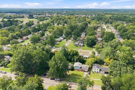 35-web-or-mls-727 W Kemper Rd-35