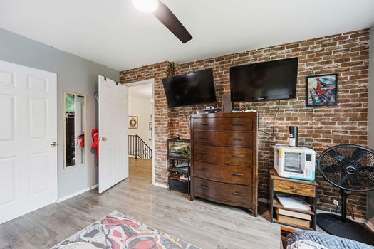 37-web-or-mls-7088 Pickway Dr-38