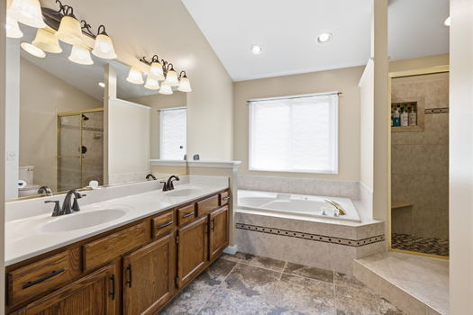 37-web-or-mls-7097 Maple Creek Dr-37