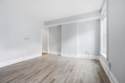 4-web-or-mls-2281 Loth St-4