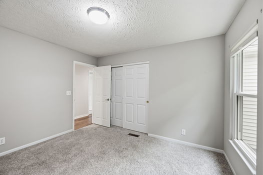 40-web-or-mls-12100 Deer Chase Dr-40