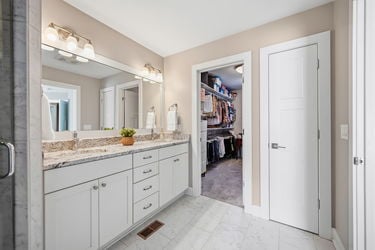 40-web-or-mls-7549 Cooper Rd-40