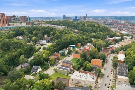43-web-or-mls-2281 Loth St-43