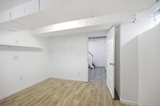 45-web-or-mls-2560 Hackberry St-45