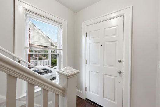 7-web-or-mls-6733 Buckingham Pl (7 of 50)