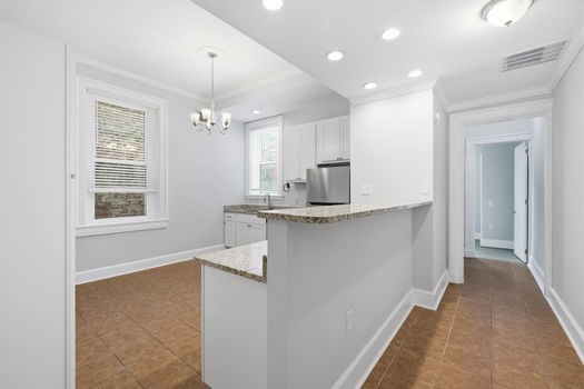 8-web-or-mls-2281 Loth St-8