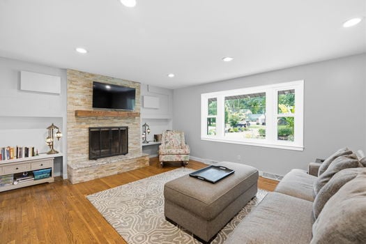 8-web-or-mls-9040 Fox Hunter Ln-8