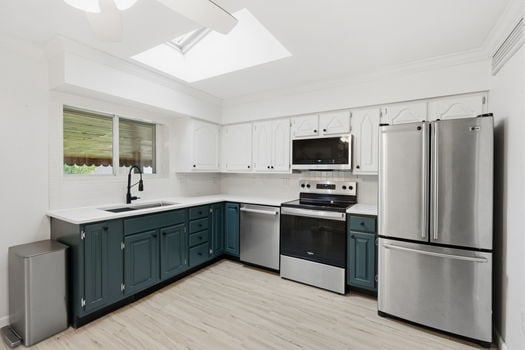 10-web-or-mls-7141 Bluecrest Dr-10